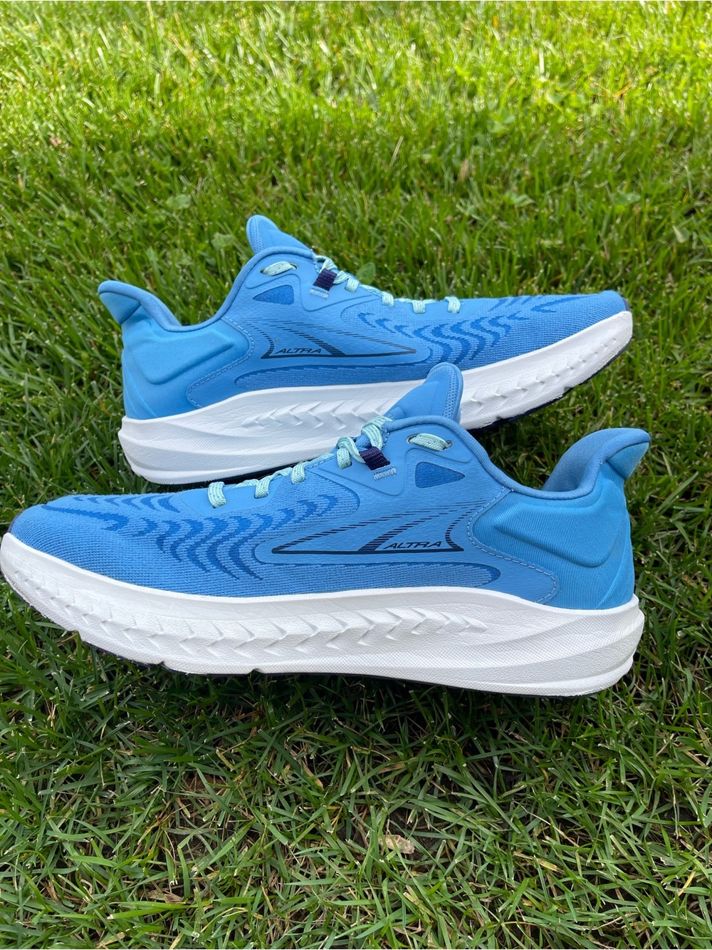 Altra Torin 7 Women’s Road Running Walking Shoes Cushioned Light Blue EUC | 10
